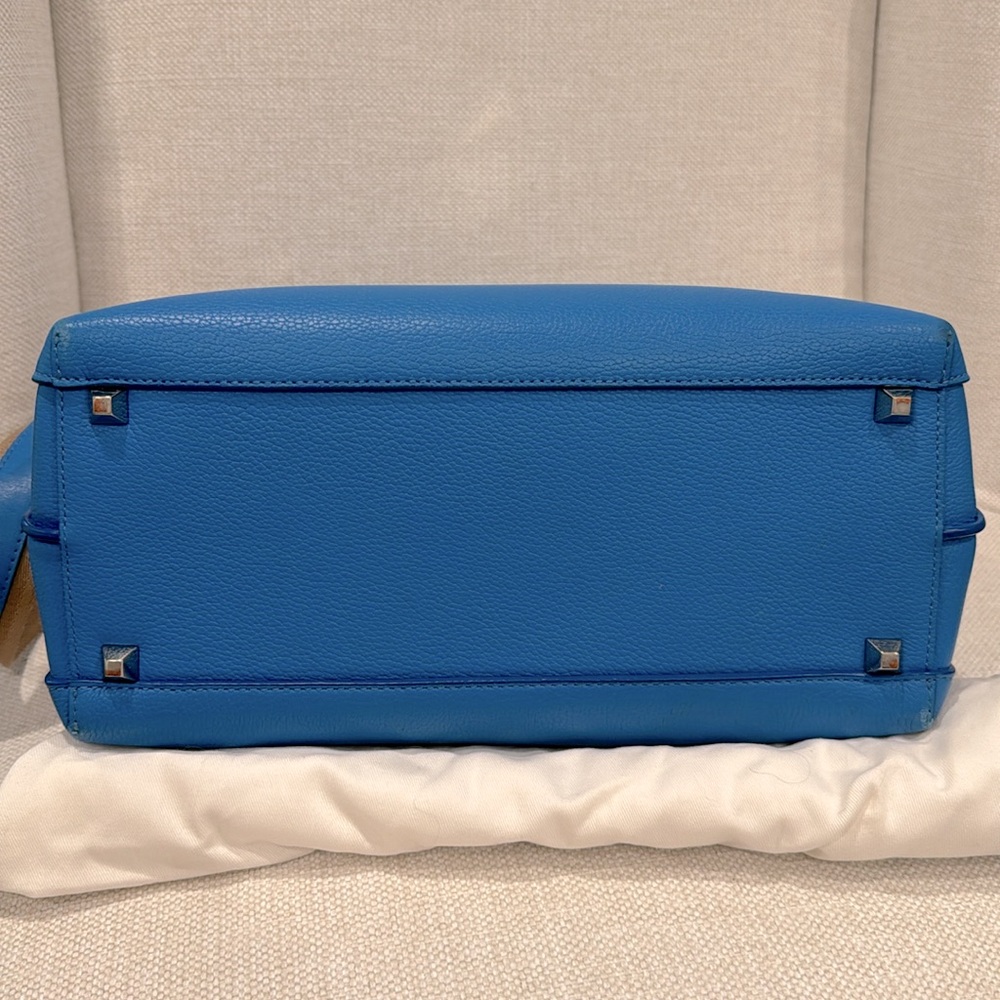 MCM Milla Tote - Picture 4 of 12